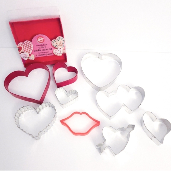 Valentine's Heart Love Vintage Cookie Cutters Lot (Set of 9)- Wilton & More - Picture 1 of 4